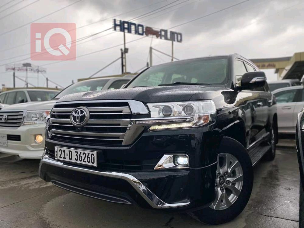 تۆیۆتا لاند کروزەر